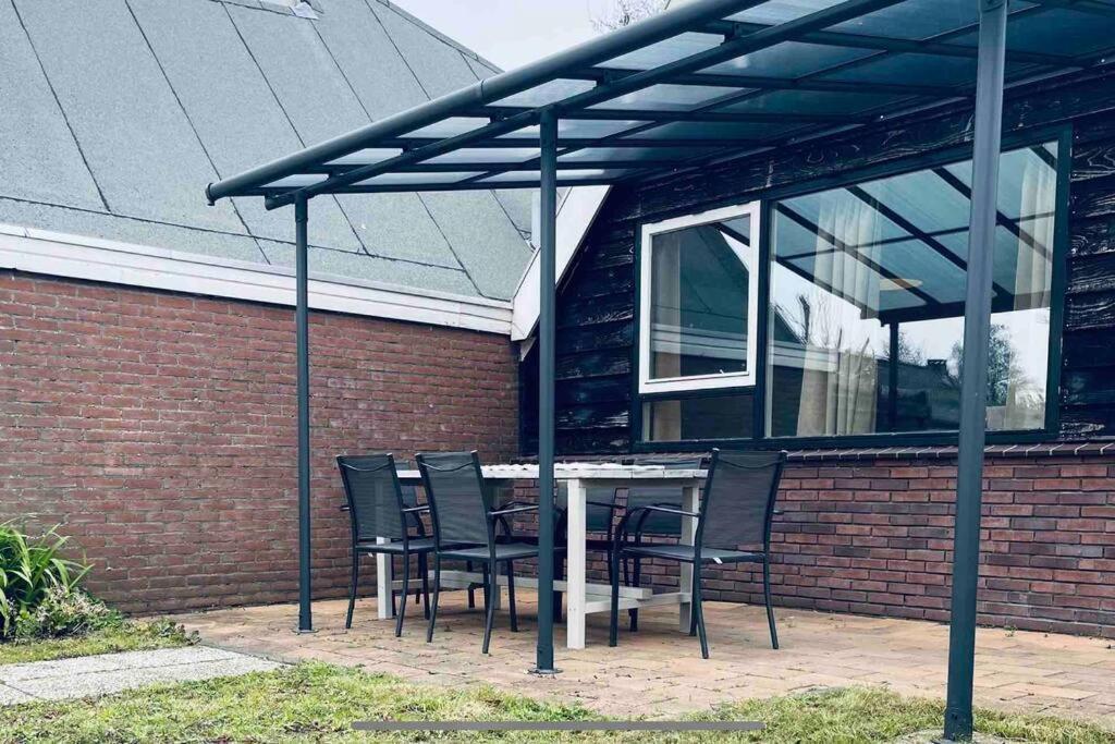 Leuke Bungalow In Noord-Holland Opmeer Exterior foto